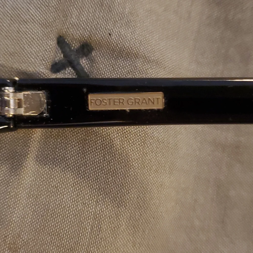 Foster Grant Sunnies - Picture 4 of 6